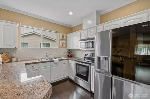 Kitchen - 14915 38th Dr SE #R1140, Bothell, WA 98012 photo 3 of 5