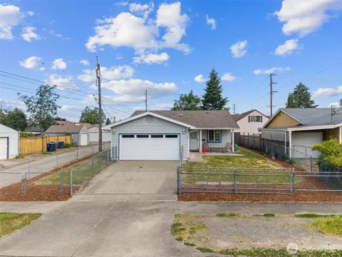 207 S 63rd St, Tacoma, WA 98408