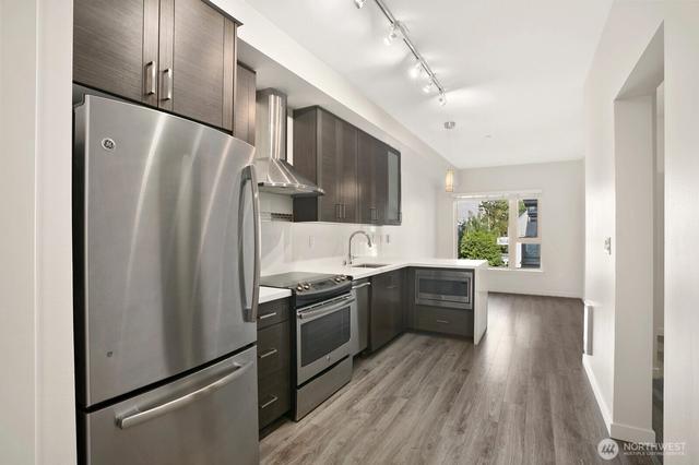 1760 NW 56th St #421, Seattle, WA 98107