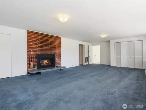 Living - 516 72nd St SE, Everett, WA 98203 photo 4 of 4