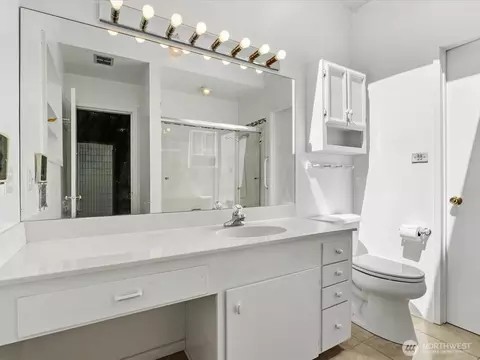 Bath - 516 72nd St SE, Everett, WA 98203 photo 1 of 3