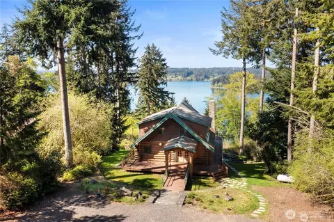 12508 Cole Point Dr, Anderson Island, WA 98303