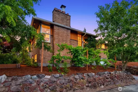 3902 S Genesee St, Seattle, WA 98118