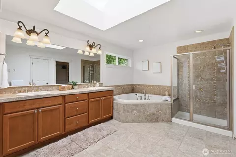 Bath - 3724 185th St SE, Bothell, WA 98012 photo 1 of 3