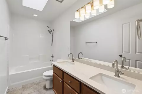 Bath - 3724 185th St SE, Bothell, WA 98012 photo 3 of 3