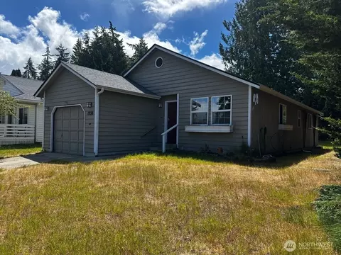 1938 W 7th St, Port Angeles, WA 98363