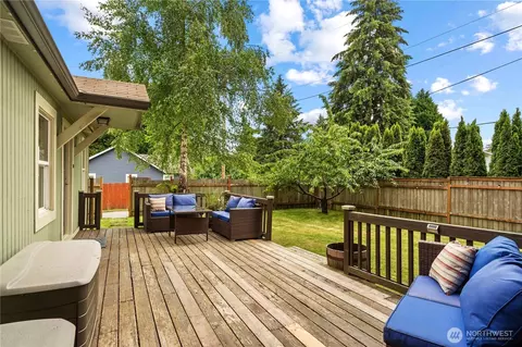 Exterior - 1 E Mcgill Ave, Everett, WA 98208 photo 7 of 14