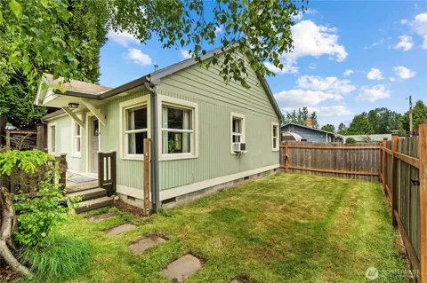 Exterior - 1 E Mcgill Ave, Everett, WA 98208 photo 11 of 14