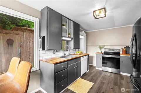 Kitchen - 1 E Mcgill Ave, Everett, WA 98208 photo 3 of 3