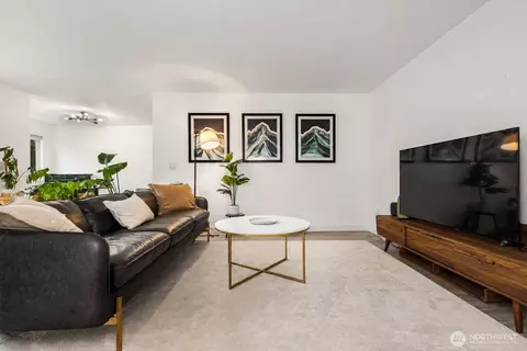8747 Phinney Ave N #7, Seattle, WA 98103