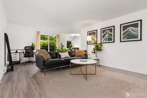 8747 Phinney Ave N #7, Seattle, WA 98103