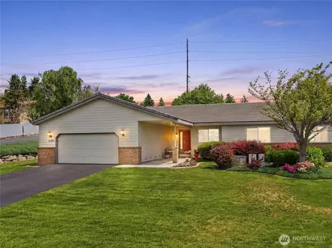 1380 Eastmont Ave #1301, East Wenatchee, WA 98802
