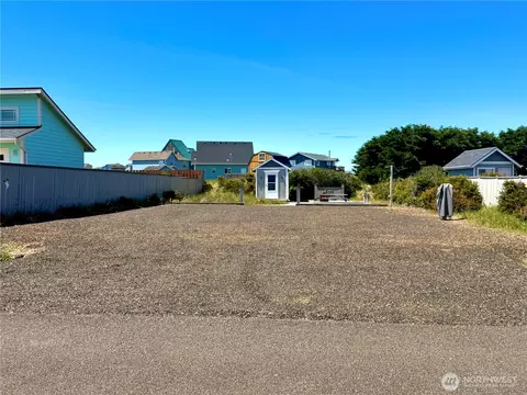 1241 Channel Ave SW, Ocean Shores, WA 98569
