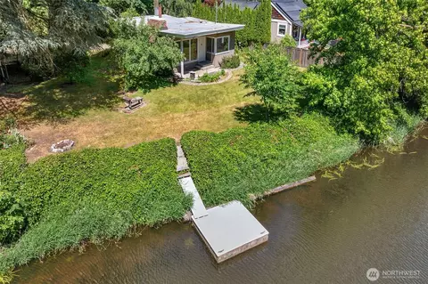 8833 NE Bothell Way, Kenmore, WA 98028