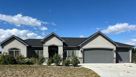 11227 Quiver Ln, Pasco, WA 99301