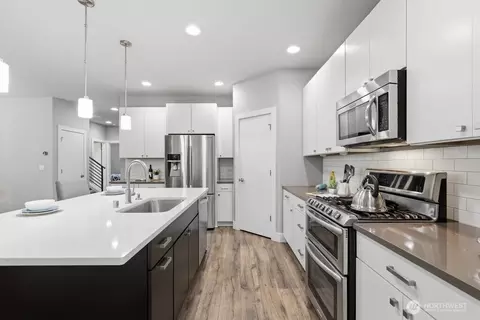 Kitchen - 17602 35th Dr SE, Bothell, WA 98012 photo 2 of 6