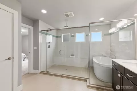 Bath - 17602 35th Dr SE, Bothell, WA 98012 photo 1 of 3