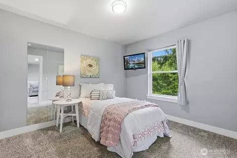 Bedroom - 17602 35th Dr SE, Bothell, WA 98012 photo 4 of 5