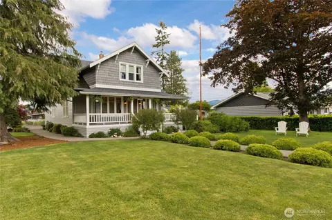 26806 SE 432nd St, Enumclaw, WA 98022