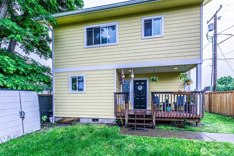 106 2nd St NE, Yelm, WA 98597