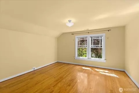 Bedroom - 18608 101st Ave NE, Bothell, WA 98011 photo 1 of 3