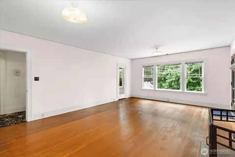 Living - 18608 101st Ave NE, Bothell, WA 98011 photo 5 of 5