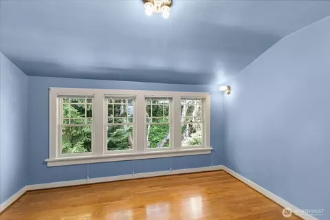 Bedroom - 18608 101st Ave NE, Bothell, WA 98011 photo 3 of 3