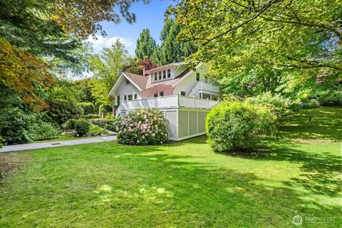 Exterior - 18608 101st Ave NE, Bothell, WA 98011 photo 9 of 10