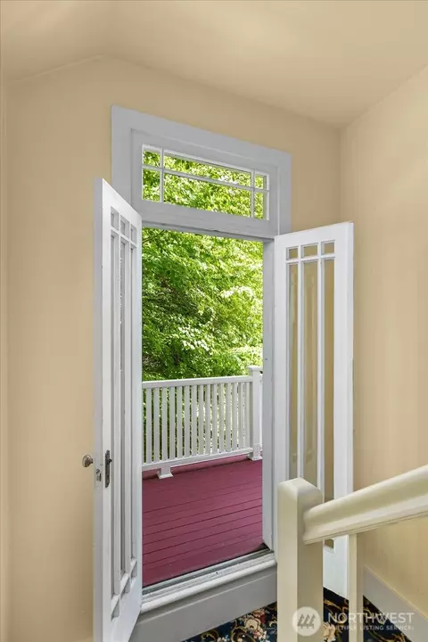 Entry Way - 18608 101st Ave NE, Bothell, WA 98011 photo 2 of 2