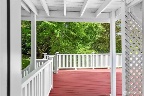 Exterior - 18608 101st Ave NE, Bothell, WA 98011 photo 3 of 10