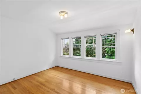 Bedroom - 18608 101st Ave NE, Bothell, WA 98011 photo 2 of 3