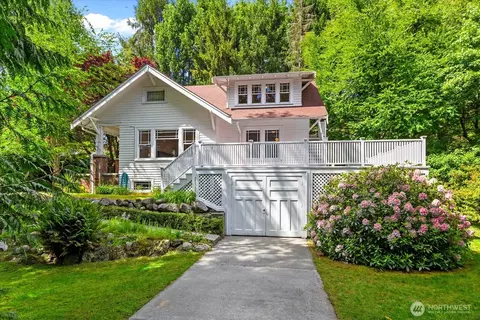 18608 101st Ave NE, Bothell, WA 98011