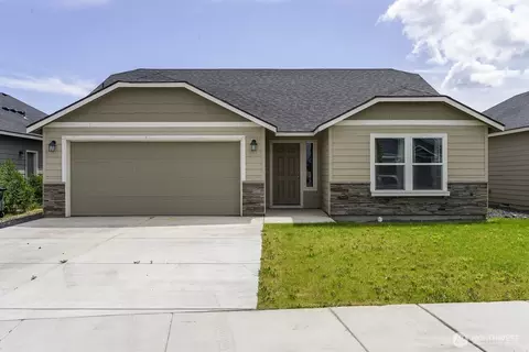1013 W Maple Dr, Moses Lake, WA 98837