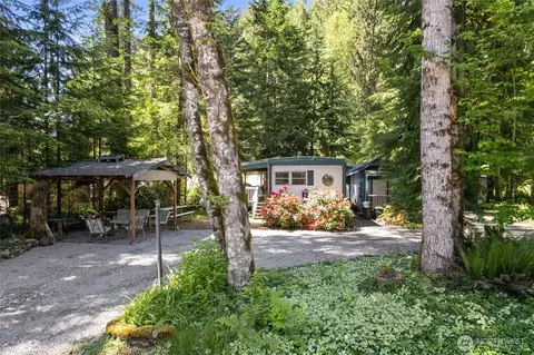 146 Paradise Dr, Ashford, WA 98304