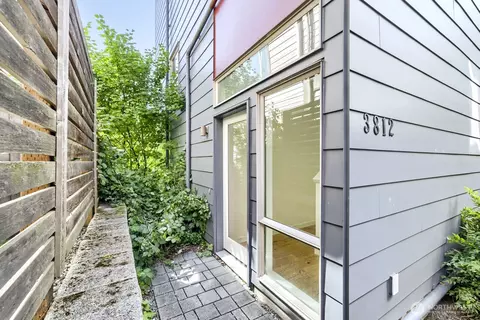 3812 Whitman Ave N, Seattle, WA 98103