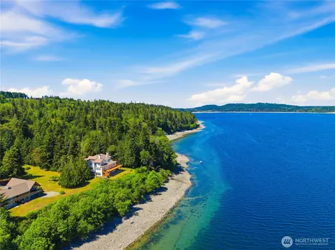 3065 Oak Bay Rd, Port Hadlock, WA 98339