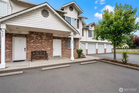 933 4th Ave N #102, Kent, WA 98032
