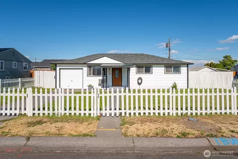 4325 Sun Dr NE, Moses Lake, WA 98837