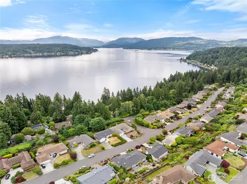 413 174th Pl NE, Bellevue, WA 98008