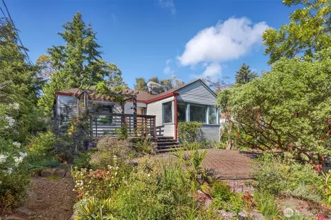 4010 SW 106th St, Seattle, WA 98146