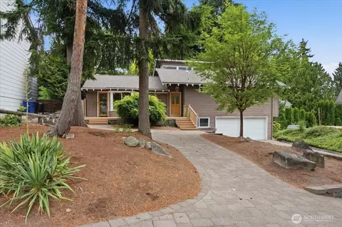 5466 NE 200th Pl, Lake Forest Park, WA 98155