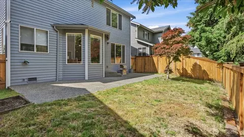Exterior - 923 183rd Pl SE, Bothell, WA 98012 photo 2 of 5