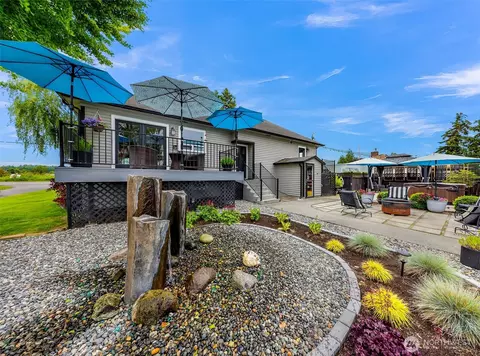 17645 Mclean Rd, Mount Vernon, WA 98273