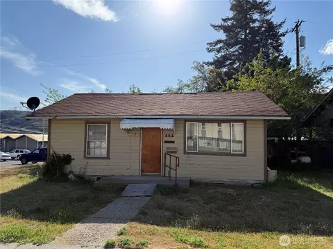 602 Cedar St, Coulee Dam, WA 99116