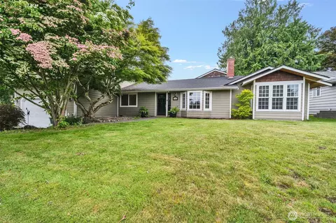 Exterior - 400 Park Pl, Everett, WA 98203 photo 2 of 9