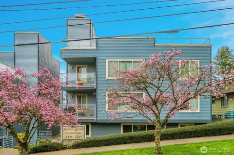 4425 Greenwood Ave N #105, Seattle, WA 98103