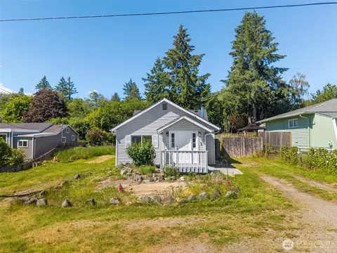 2432 NE Franklin St, Bremerton, WA 98310