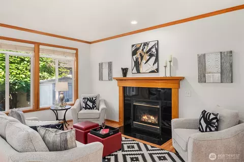 Living - 18430 11th Dr SE, Bothell, WA 98012 photo 2 of 4
