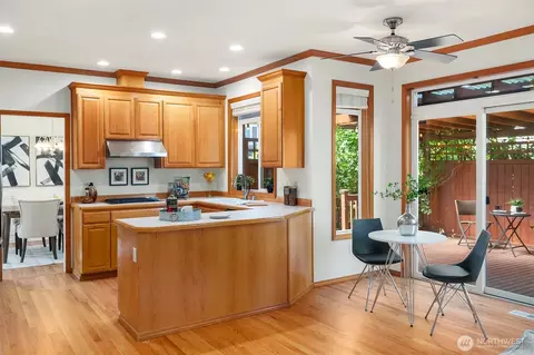 Kitchen - 18430 11th Dr SE, Bothell, WA 98012 photo 5 of 6