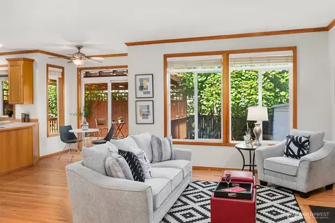 Living - 18430 11th Dr SE, Bothell, WA 98012 photo 3 of 4